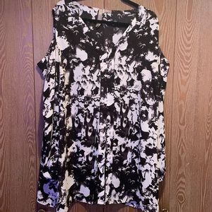 keyhole sleeve black and white blouse